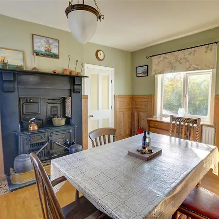 3 Bed In Oc-w023 * Whitby